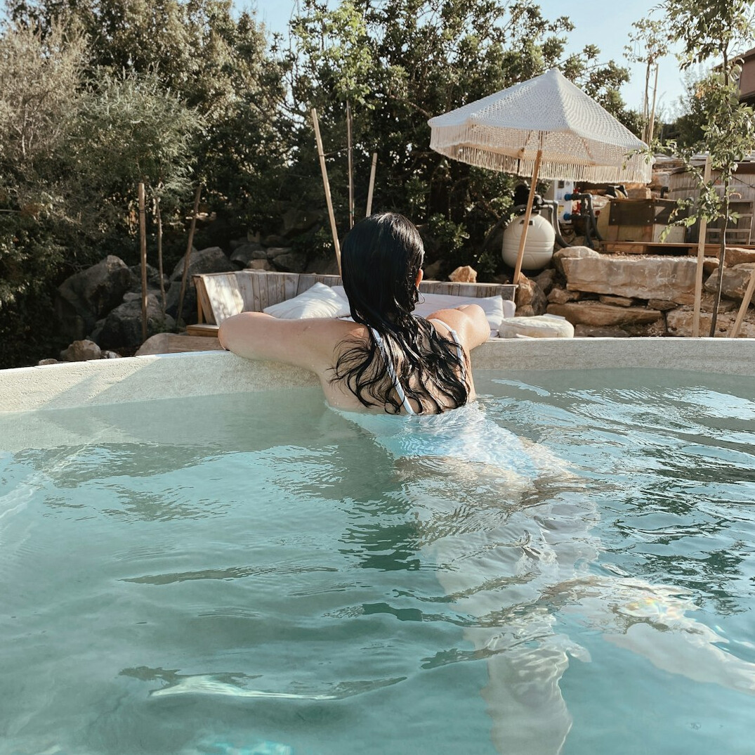 celebrity garden and pool